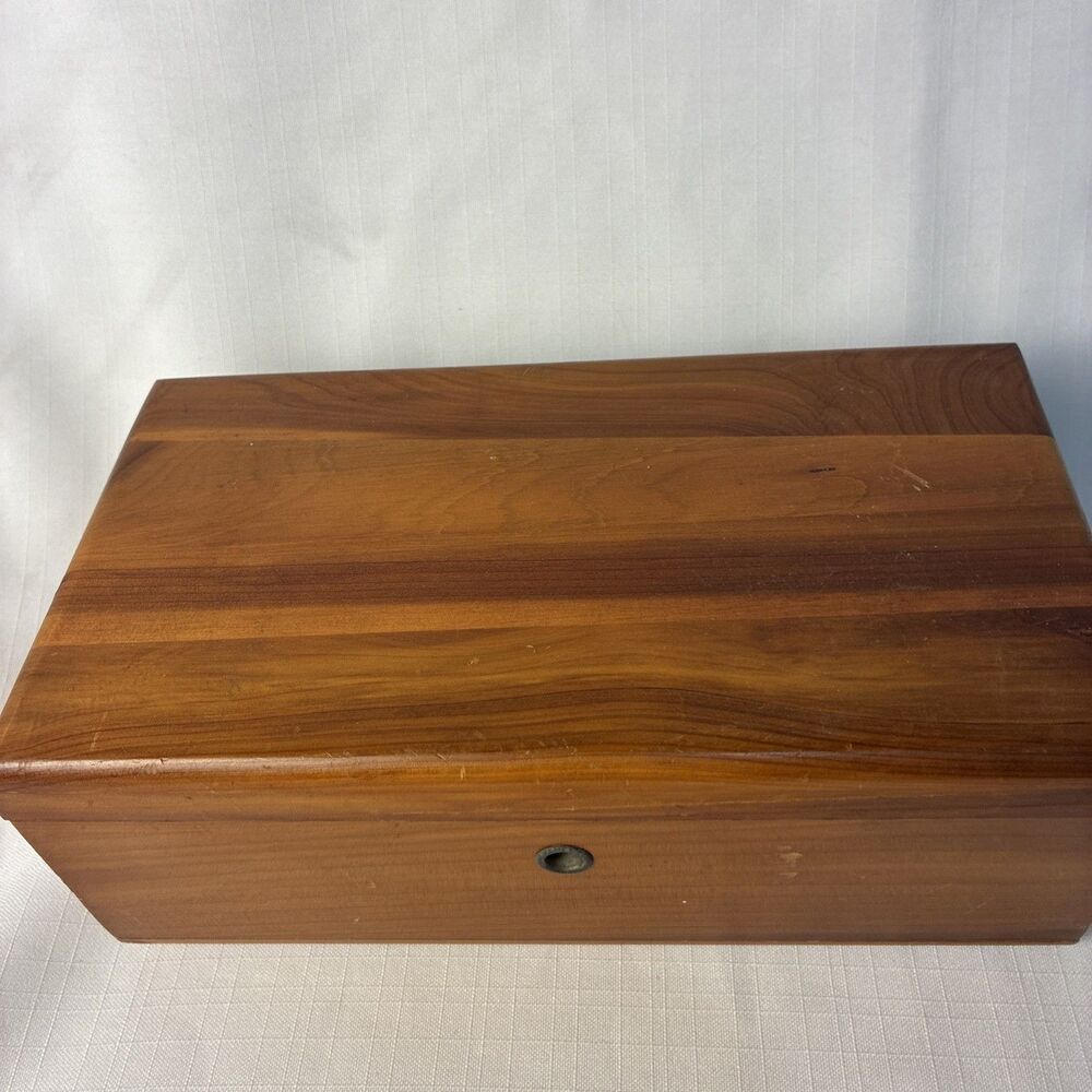 Cedar Chest And 9”x5”x3.25”- No Key Lane Vintage